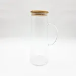 Прозрачная стеклянная чашка