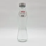 Прозрачная стеклянная бутылка для сока с зажимом