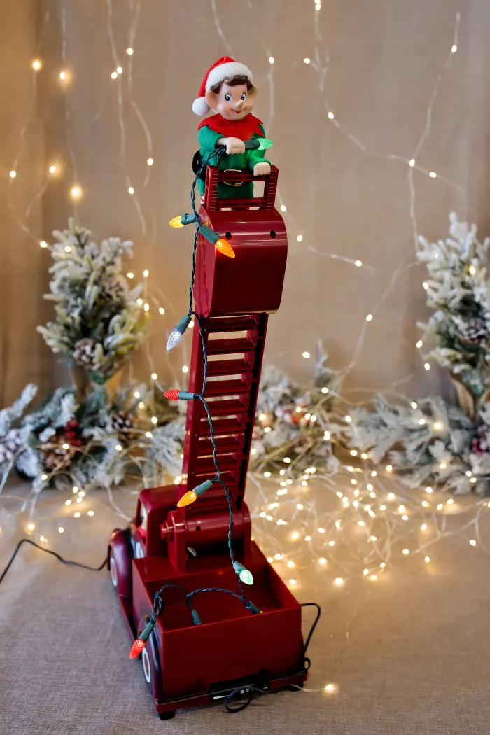 Движеща се музикална декорация - Дядо Коледа с помощник Елф - Image 3