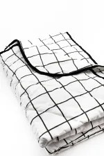 Fluffy blanket - Image 2