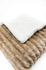 Fluffy blanket - Image 2