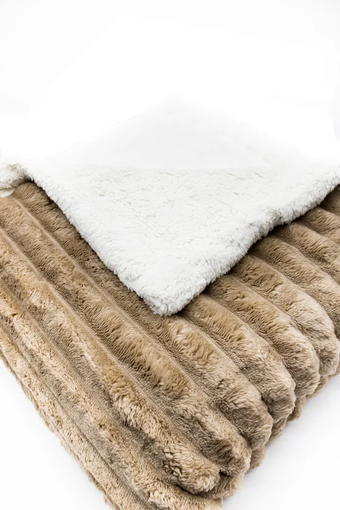 Fluffy blanket - Image 2