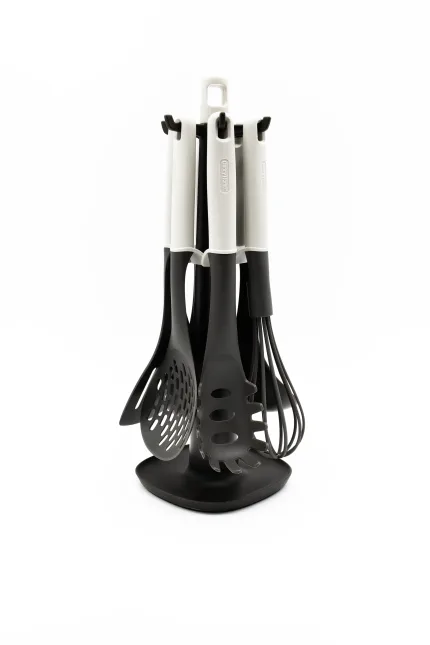 Kitchen appliance set with supply