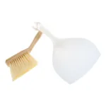 Метла и лопатка