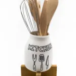 Керамична поставка с бамбукови прибори