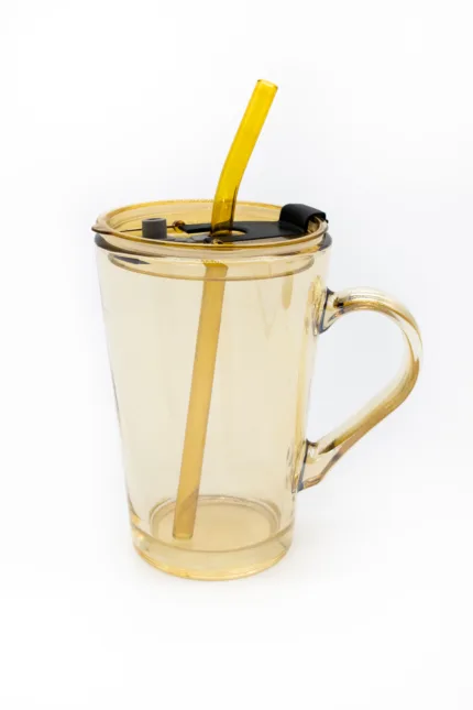 Стъклена чаша с капак и сламка