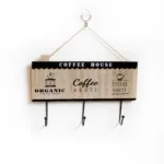 Дървена закачалка