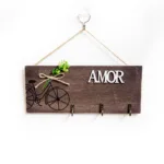 Дървена закачалка