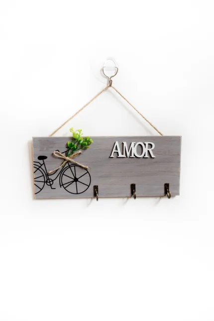 Дървена закачалка