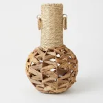 Straw vase